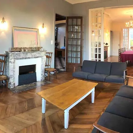 Villa Maison De Maitre Dans Un Village A La Campagne